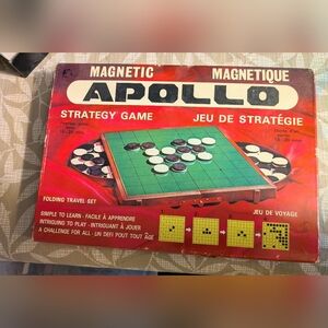 Vintage Magnetic Strategy Game - French Version -English Instructions Included